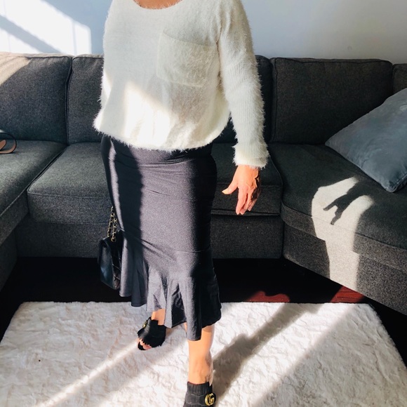 Sexy stretchy black skirt - Picture 3 of 6